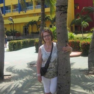 Meet your Posher, Denise